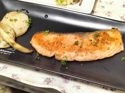 簡単、大人気♪鮭のムニエル